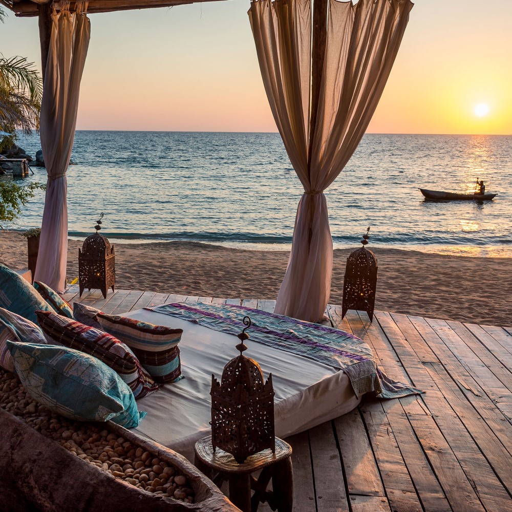 TselanaTravel's tweet photo. #WORLDWATERDAY 🌊 • NOS 3 HAVRES DE PAIX POUR DES NUANCES DE BLEUS INFINIES
💧 Kaya Mawa, Malawi
💧 Joali, Maldives
💧 Taj Lake Palace, Inde
#NatureLovers #UniqueExperience https://t.co/yUvYwtuqgN