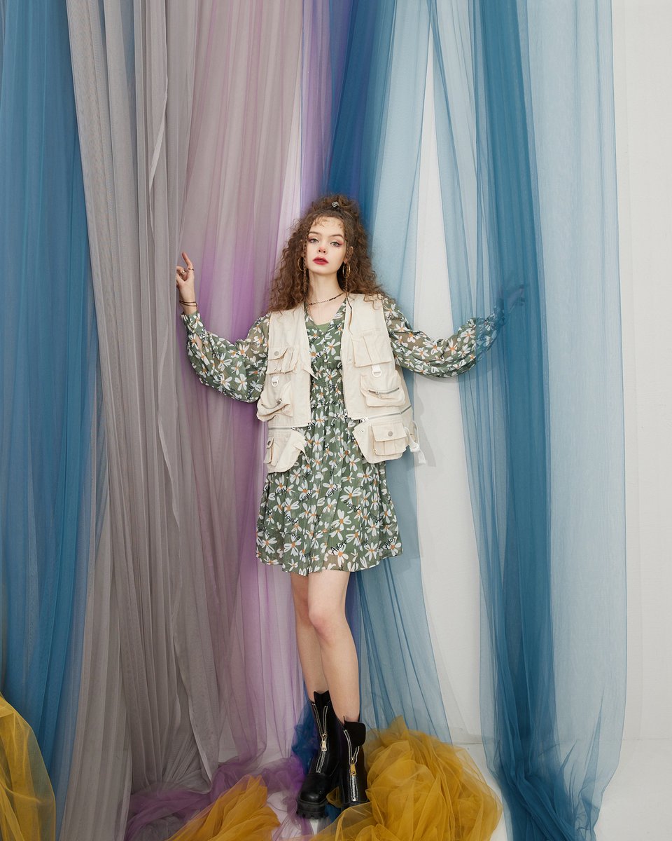 elfsackofficial's tweet photo. Spring Fairy V Neck Allover Print Mini Dress 💫Floral state of mind 🌷Shop>>>https://t.co/WKdXOqyS95

#ELFSACK #ELFGIRLPOWER #OOTD #OUTFITS #OUTFIT https://t.co/VPTaJWF74S