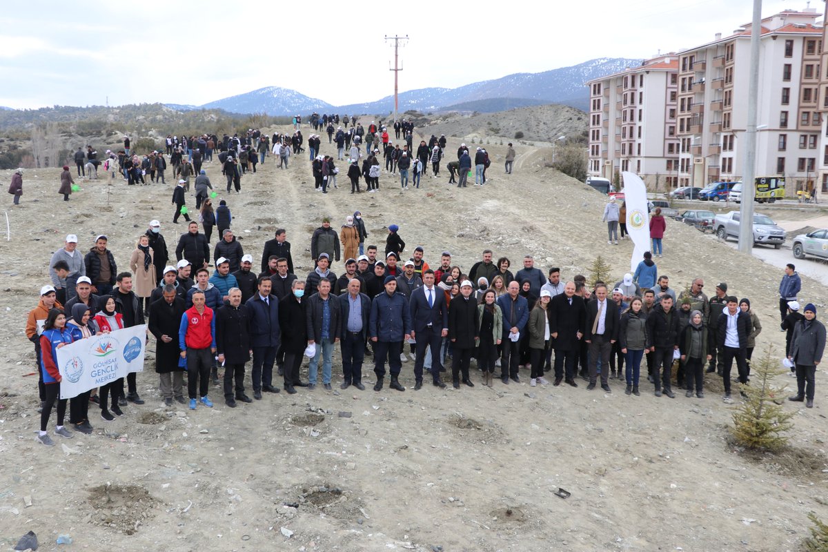 📌AĞAÇ DİKİM TÖRENİ
“Yanan Ormanlar, Küllerinden Doğuyor” sloganıyla diktiğimiz fidanlarımızın ağaca, ağaçlarımızın ormana dönmesini diliyor, tüm vatandaşlarımızın 21-26 Mart Orman Haftası ve Ağaç Bayramını kutluyorum.
#BaşkanİbrahimSertbaş