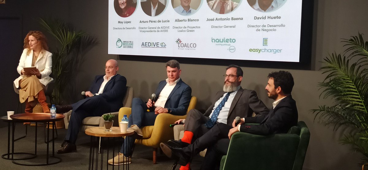 InquietoMoving's tweet photo. 👉 @josetalaveron en @PlataformaEMS
 #smartmobilityspain  #SUMMIT2022EMS

"Tenemos que dar soluciones para las empresas de reparto. Se precisa un cambio de mentalidad y de paradigma. Hay tímidos intentos pero estamos aún lejos de un método alternativo de reparto sostenible" https://t.co/PJdNmbCXqn