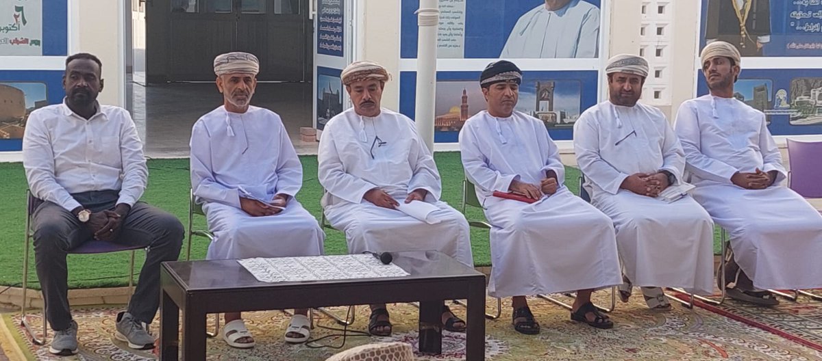 بينما تطرق الدكتور راشد بن علي  السنيدي عن أسباب اختياره لهذا التخصص والدراسة الجامعية في هذا المجال وكذلك عن المهارات اللازمة ومتطلبات هذا النوع من التخصصات ونظرة المجتمع للطب البيطري والتحديات التي تواجه الطبيب البيطري