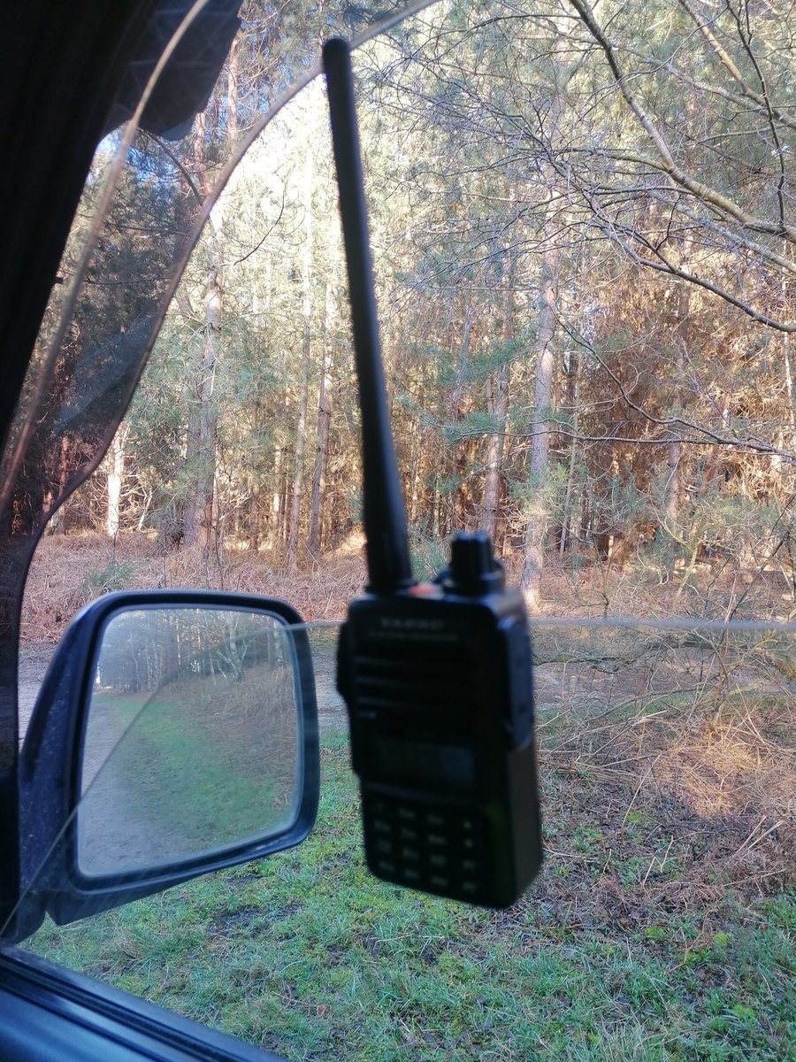 SjSarahj's tweet photo. Christmas prezzie radio out on duty first time #RAYNET #amateurradiooperator #2E0ISJ #amateurradio #hamr https://t.co/TiFDQhEYwp