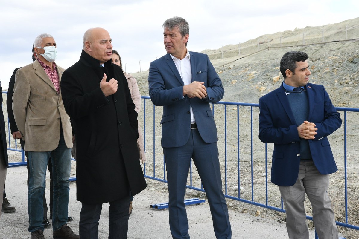 dr_ayhanozkan's tweet photo. 5403 sayılı Toprak Koruma ve Arazi Kullanımı Kanunu çerçevesinde yaptıkların başvuruları yerinde incelemek üzere,  Tarım ve Orman İl Müdürümüz Bülent Korkmaz ile birlikte “Kazan Soda” Tesislerini ziyaret ettik. https://t.co/873NryIUro