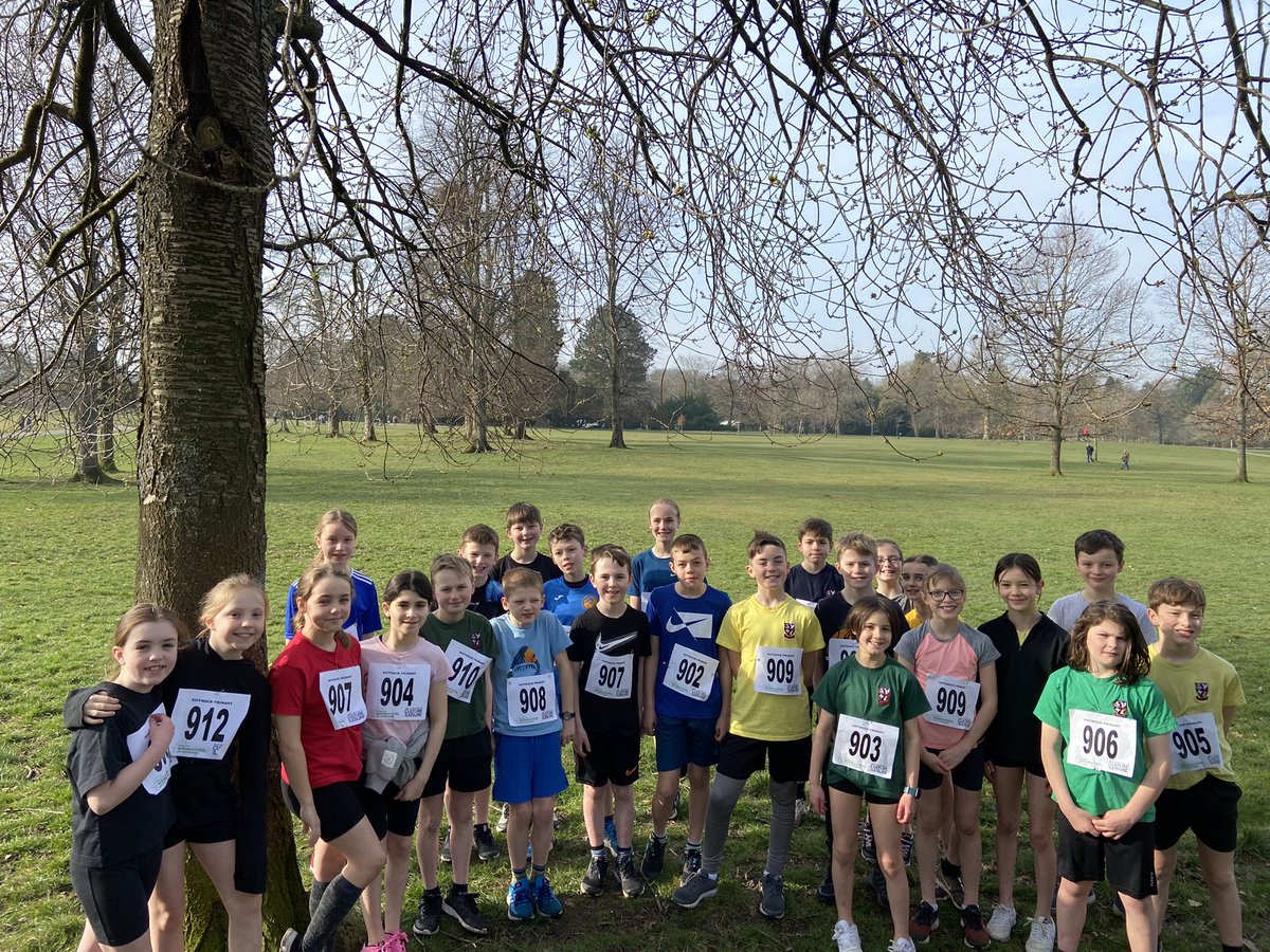 giffnockprimary's tweet photo. An amazing display of athleticism and determination by Team Giffnock at the ERC Cross Country. You should all be very proud of yourselves! Thank you to @ERCL4 and all the volunteers! https://t.co/zMfqTz7G5m