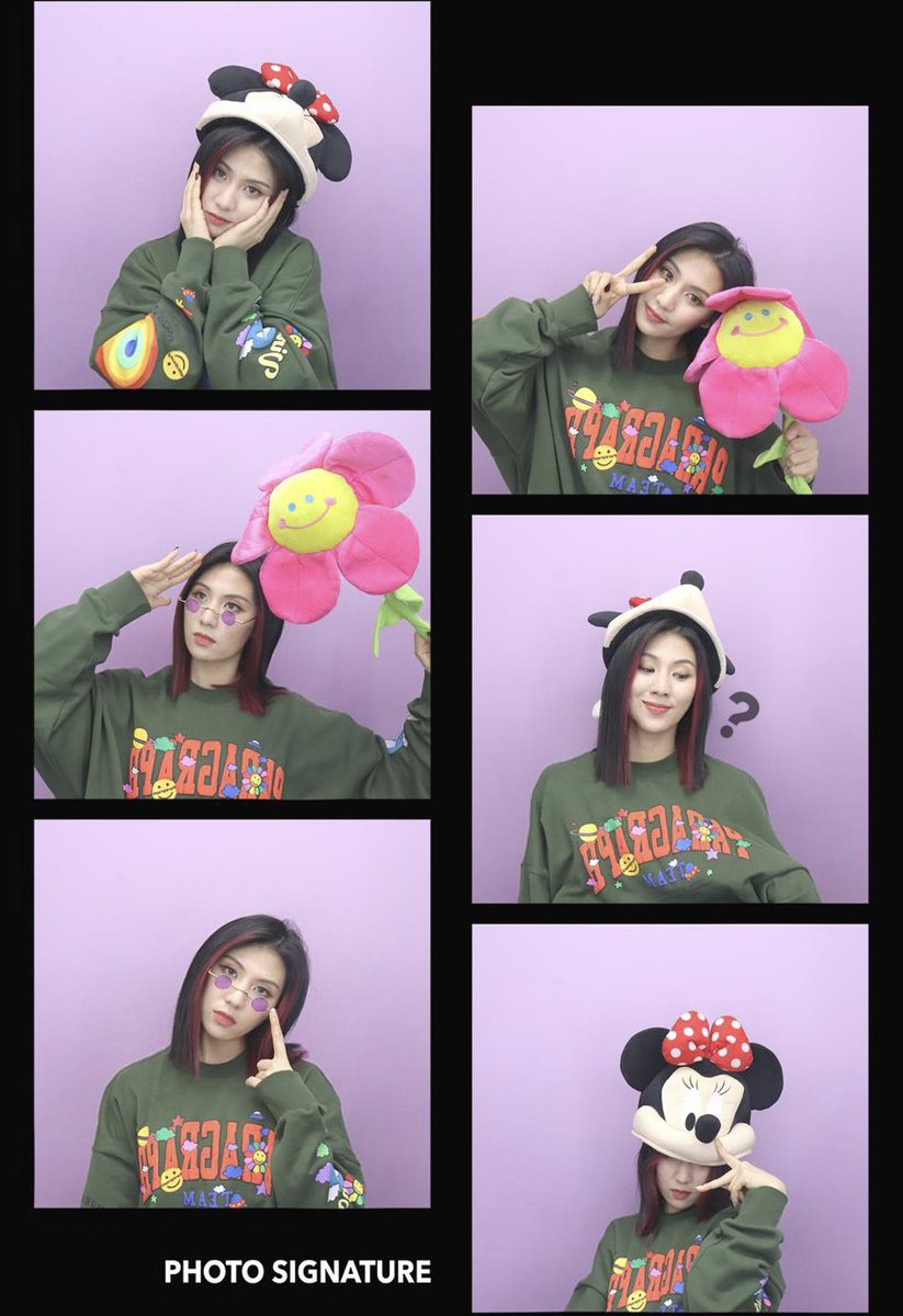 D_II_D's tweet photo. DiDi’s Signature✌️📸

#rumbleg #didi #디디 https://t.co/Dx6jDDayud