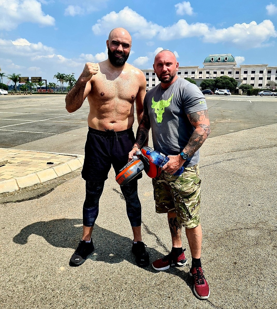 rosswoolgrovef1's tweet photo. Fight week #DinuvLerena #johannesburg #SouthAfrica #wbatitle https://t.co/WWsQuU6rC8