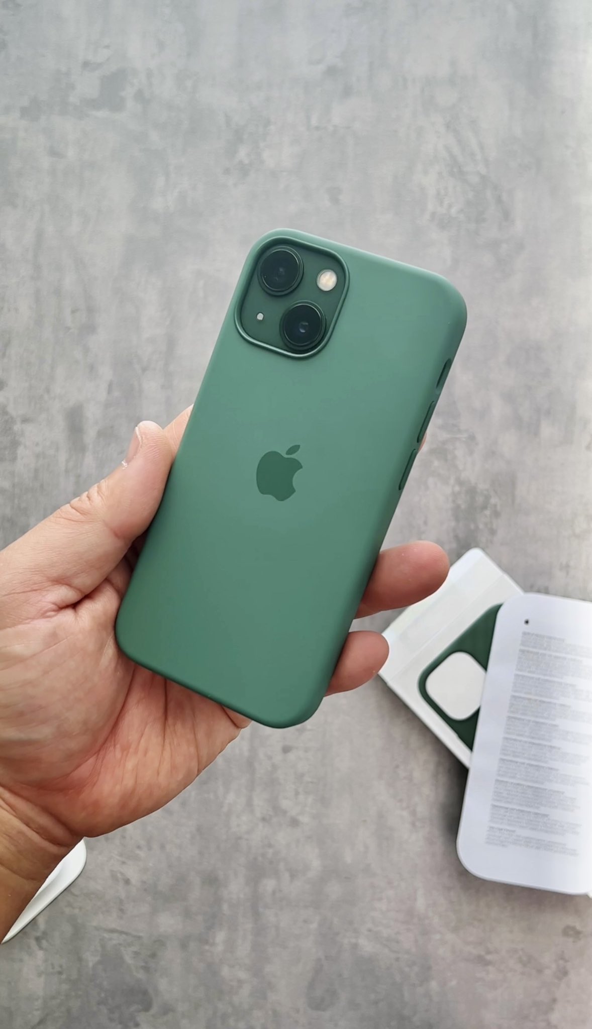 iPhone 13 Unboxing: Green! 