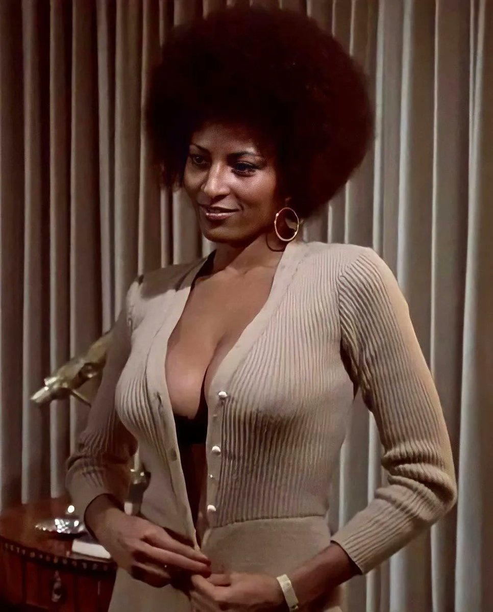 Sluts and Guts on X: Pam Grier sexy celebs backintheday  t.coj86vFWiYFZ  X
