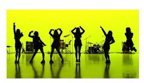 ลำพังแค่เอนมิกร้องสดก็เป็นประเด็นฮอตแล้ว ละนี่ไป It’s live คือได้ร้องสดกับแบนด์ เกียมไวรัลจุกๆแบบไม่ต้องสืบ ป้าจียองกับทีมสี่นี่มันเริ่ดจริงๆ