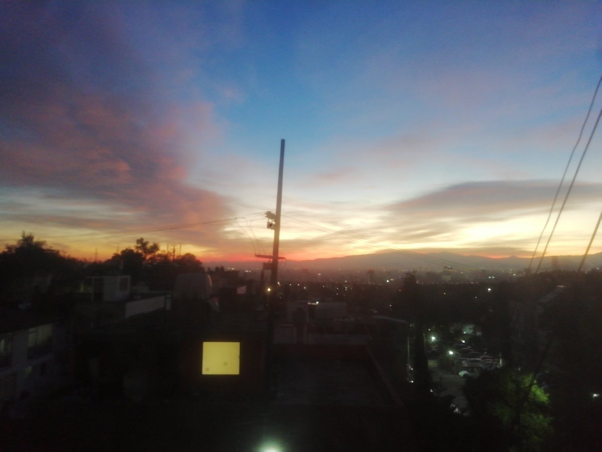monimorea's tweet photo. El primer amanecer de muchos que veré de ahora en adelante #MeSientoBendecida https://t.co/hfH651f1NY