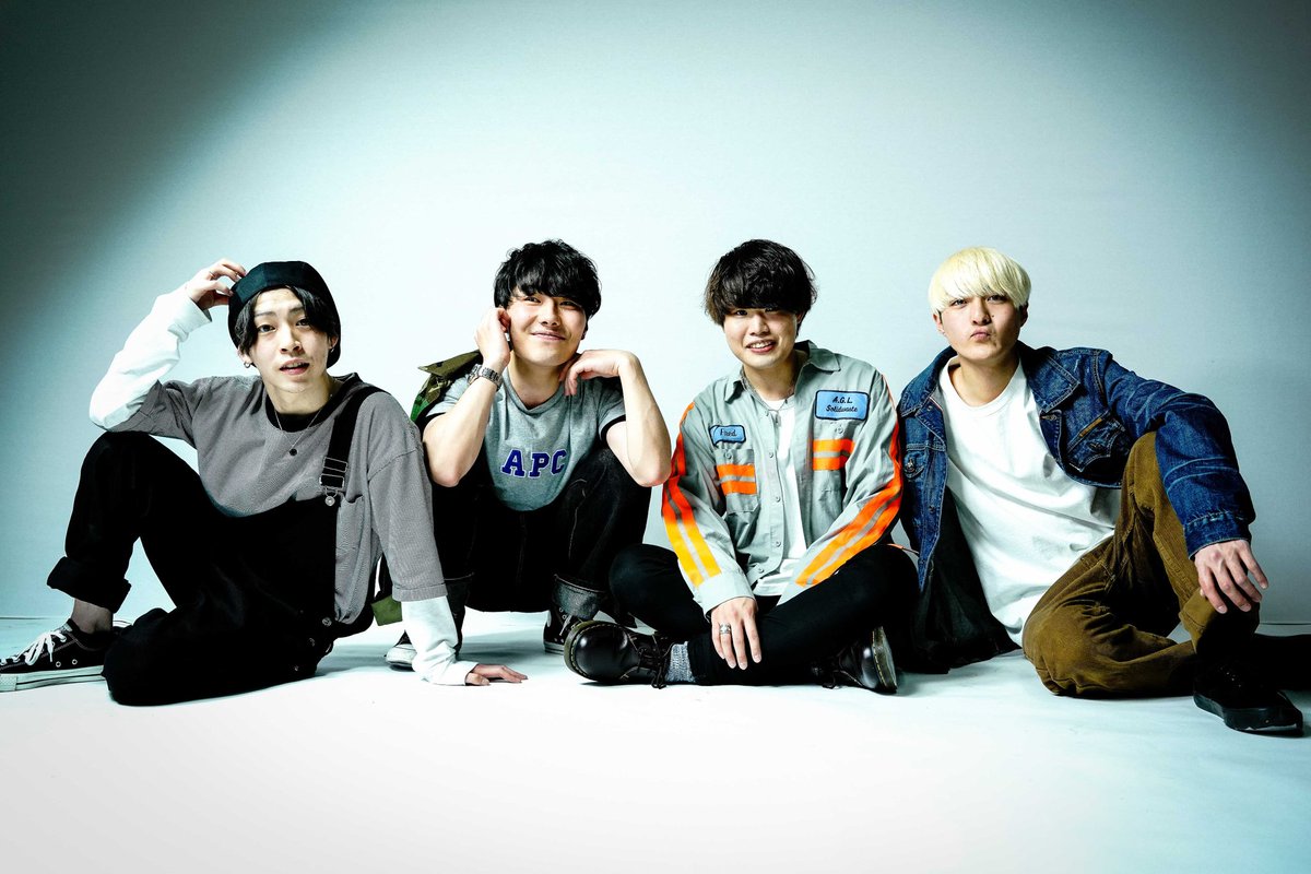 brute_cantama's tweet photo. 【📢明日20時📢】
明日 #AWA  #ラジオ配信LOUNGE にてThis momentの配信にゲストでメンバー全員で出演します👀

BruteRocksの楽曲を聴きながらトーク！
オリジナルプレイリストも公開予定！

配信前にツイートするURLからどなたでも参加できます‼️

ぜひご視聴ください🎧
▶️https://t.co/9J045ON90M https://t.co/AhIKFNQO2P
