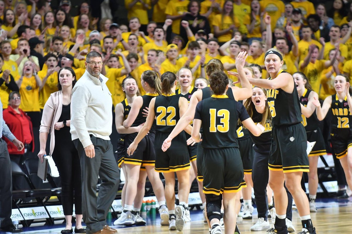 Wishing our women’s basketball team good luck tonight as they play in the NAIA National Championship game! We are so proud of their hard work and have loved cheering them on this season! GO DEFENDERS!💛🖤