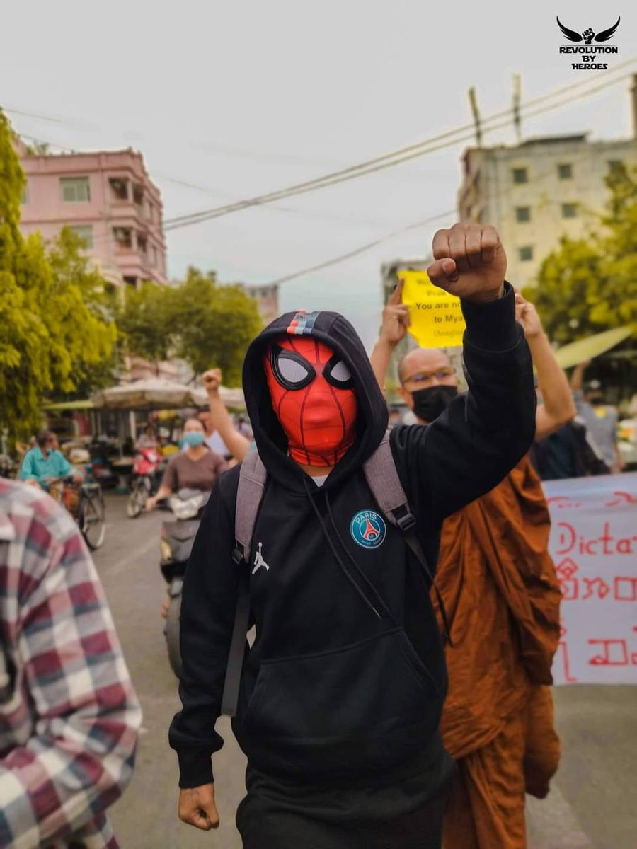 HayMar67645826's tweet photo. Monks &amp; activists of Mandalay staged a protest against Genocidal Dictatorship &amp; ASEAN special envoy visit to Myanmar to meet coup leader MAL. #ASEAN_StopLegalizingJunta  #ASEAN_StandForDemocracy #2022Mar22Coup #WhatsHappeningInMyanmar https://t.co/2TmSmXgMDo