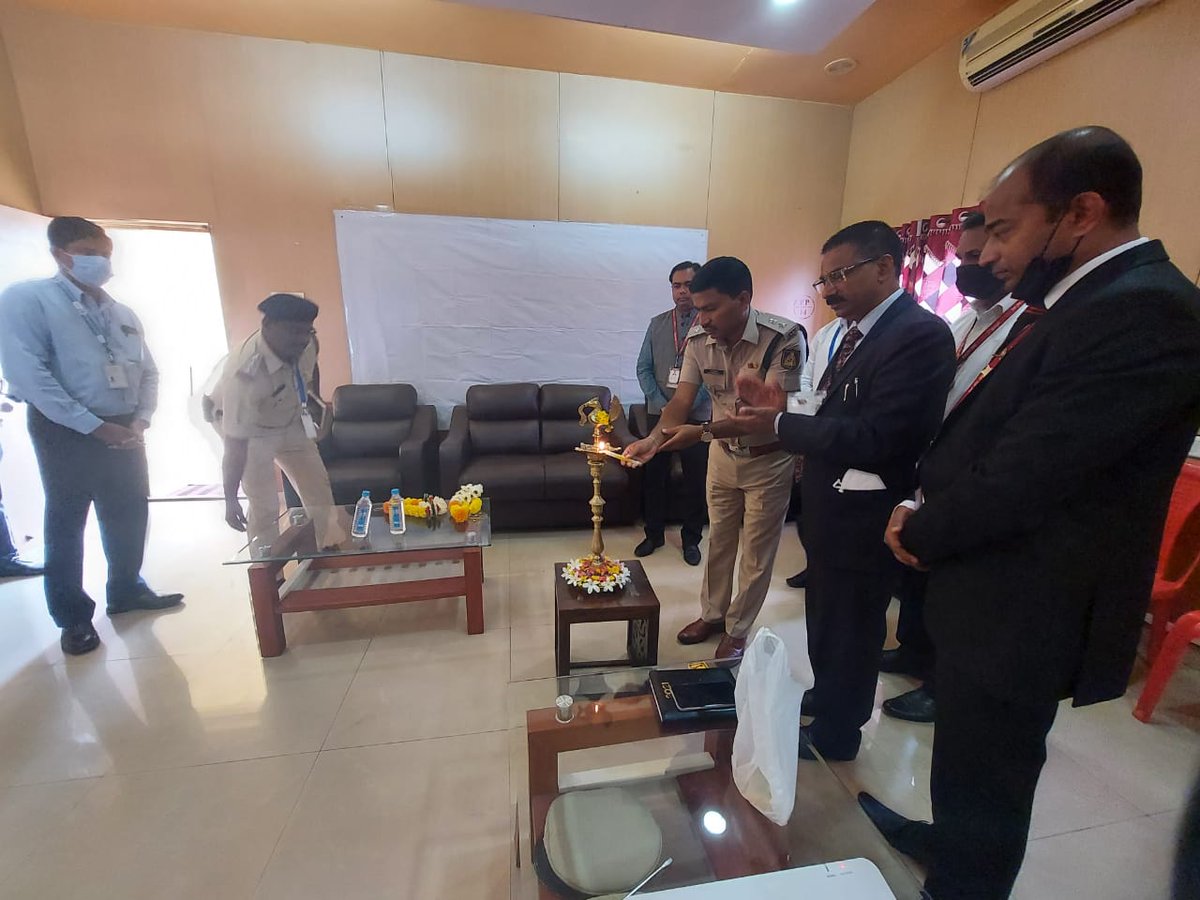 aaiblgairport's tweet photo. #AzadiKaAmritMahotsav
5days Basic Induction course started from 21st March for Security Personnel,KSISF by Sh Suman Mangu Instructor,@flyspicejet. Inagurated by DCP(L&amp;O) &amp; Airport Director in presence of CSO #AAI ,CASO #KSISF &amp; others.@AAI_Official @MoCA_GoI @BcasHq @Rajivraiblr https://t.co/yej3JutXLl