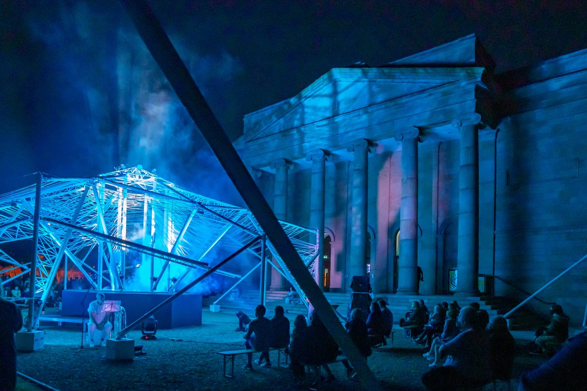 FromOut_TheLand's tweet photo. 📣Incoming LIVE entertainment alert📣

Guess who's coming to Clonmel this April!!!

Street entertainment legends @waterfordspraoi are bringing their immersive art installation PRISM to Kickham Barracks from 8 - 10 April 🤩

For more info + to book 👉https://t.co/F82Wjv16aQ https://t.co/UFSqMGyDRj