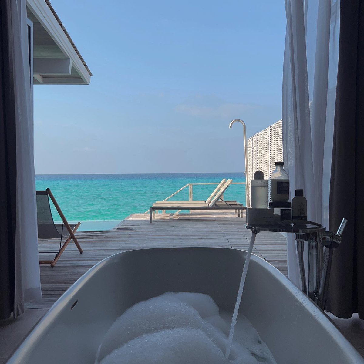jamiegenevieve's tweet photo. Honeymoon vlog coming tonight 🌊❤️ https://t.co/1J8eYtfET9