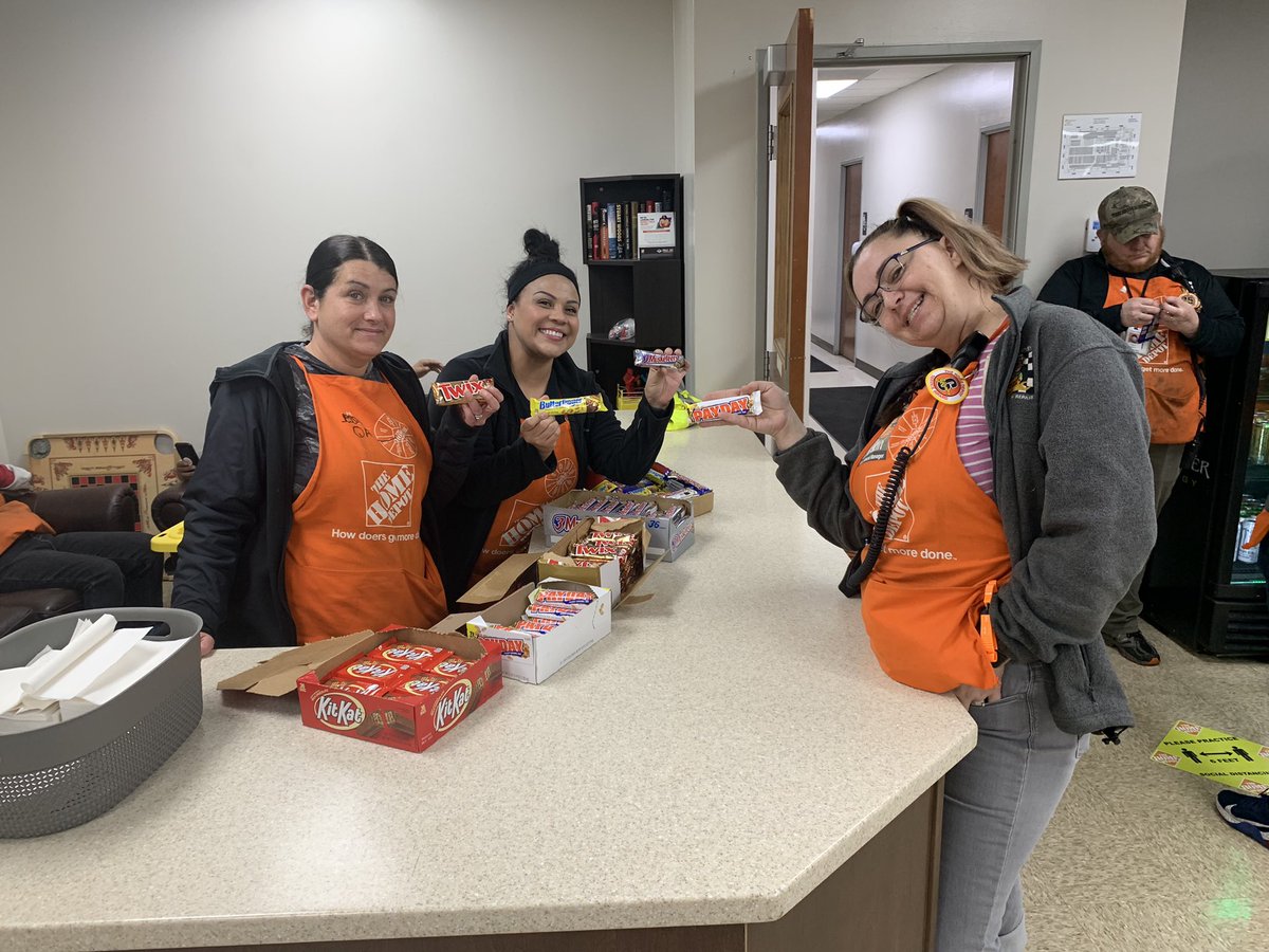 Spirit week mix-match day and candy bars!
Associate committee @Jessicaleffler8 <a href="/Marisol22627388/">Marisol Bautista</a>

 <a href="/KristinDecker11/">Kristin Decker</a> <a href="/HDRLC8615/">Home Depot RLC 8615</a> <a href="/HDRLC8615/">Home Depot RLC 8615</a> <a href="/IsenhowerJeff/">Jeff Isenhower</a> @mmusick77