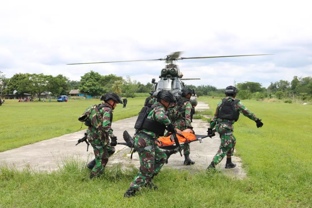Jatosint's tweet photo. Personnel from Indonesian Air Force #TNIAU QRF/SF Command #PASGAT #PASKHAS during a recent #CSAR exercise in Sumatra
📸TNI AU https://t.co/xkRSvock7f