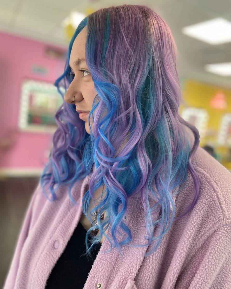 Getting dreamy with pastels!! With Mystic Heather, Velvet Violet, Blue Moon, Rockabilly Blue, and Pastelizer!! 💙 💜 ✨ 

(IG: hailie_liveandletdye )

#manicpanicnyc #manicpanic #manicpanicpro #mysticheather #velvetviolet #bluemoon #rockabillyblue #pastelizer #pastelhair #hairdye