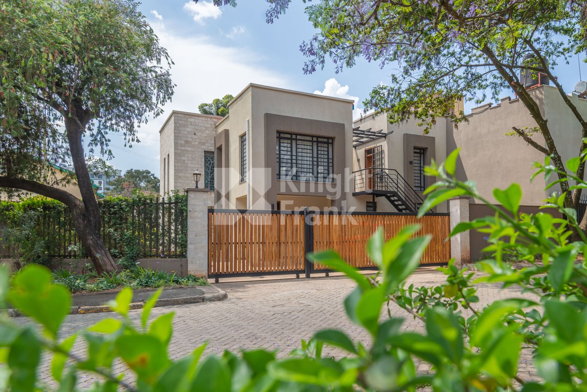 KnightFrankKE's tweet photo. This modern #familyhome set within a #gatedcompound in #Kilimani is available #forsale for KES 47M.
It has 4 bedrooms, a fitted kitchen, living and family rooms and a study. Staff quarters, solar water heating and a borehole.
https://t.co/LAueyVIHGu https://t.co/OewTb1asvm