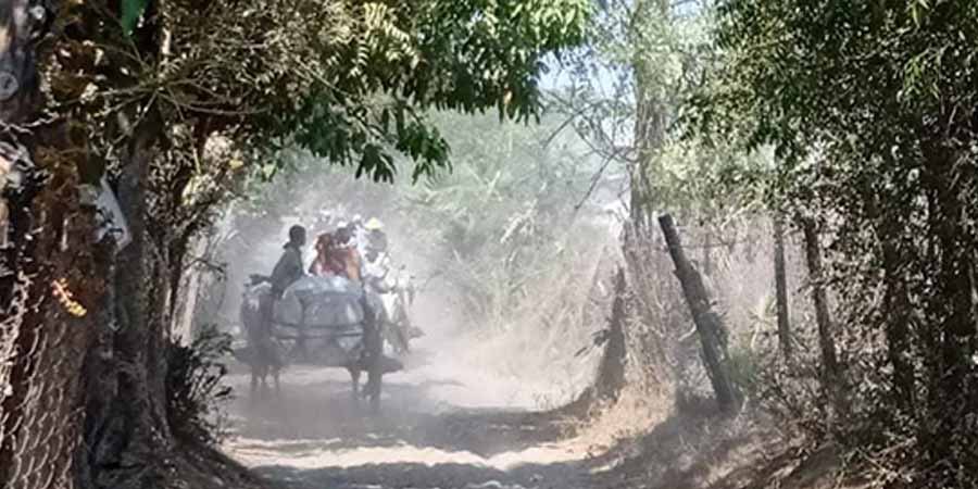 In Sagaing's Tabayin Twp: #MyanmarMilitaryTerrorists invaded Marakan and Mukhadwin Vlgs on Mar 21 night. All locals were forced to flee.  #2022Mar22Coup #WhatsHappeningInMyanmar #ASEAN_StandForDemocracy #ASEAN_StopLegalizingJunta