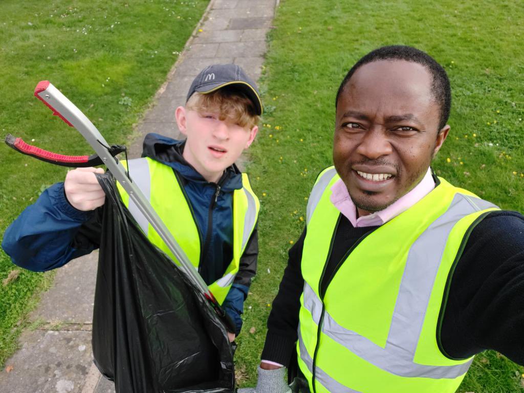 How many bags…?!!  Thankyou Richard Cook of @GloucesterCityCncl + all your support, <a href="/YoungGlos/">Young Gloucestershire</a> for all your helpers &amp; our happy teams litterpicking across 4 sites - in the sunshine! #lovegloucesterhatelitter <a href="/McDonaldsUKNews/">McDonald's UK News</a> <a href="/gloscommbuilder/">Gloucester Community Building Collective</a> <a href="/DawnWestgate/">Dawn Melvin Westgate</a>