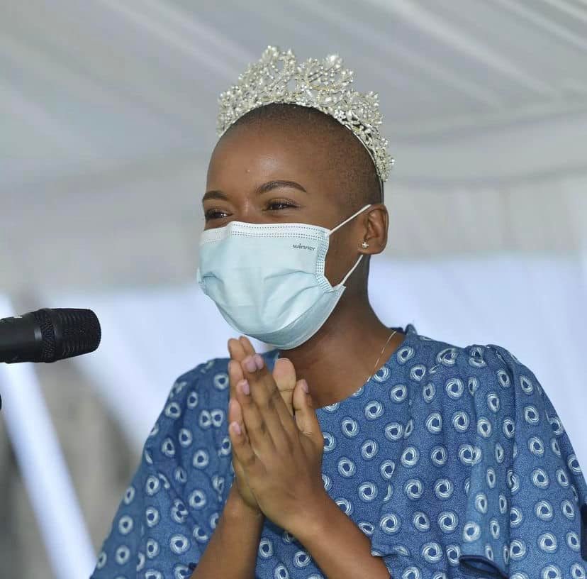 OfficialMasisi's tweet photo. Welcome back home Palesa. On behalf of myself and the people of Botswana, I would like to thank you for representing us at the Miss World competition. 

With pride, you raised the Blue, Black, and White flag very high and represented us extremely well. https://t.co/o9aC26mrIm
