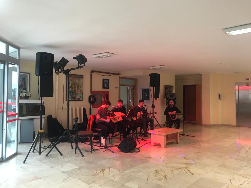 sahem161852's tweet photo. SHEM Türk Sanat Müziği kursiyerlerinin Yaşlılar Haftası için hazırladıkları "SANAT MÜZİĞİ DİNLETİSİ" İzzet Baysal Huzur Evinde Sarıyer İlçe Milli Eğitim Müdürümüz Sayın Hüseyin ÖZCANLAR'ın katılımıyla yapılmıştır.
https://t.co/ndavDS9umU
@mem_ozturk 
@sariyer_mem https://t.co/Cn9GhRZyPo