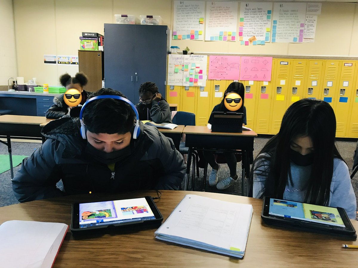 MrsElizardo's tweet photo. Getting right back into their work after Spring Break. My kids constantly amaze me with their self-monitoring skills. @LakelandES https://t.co/fYm6ujLici