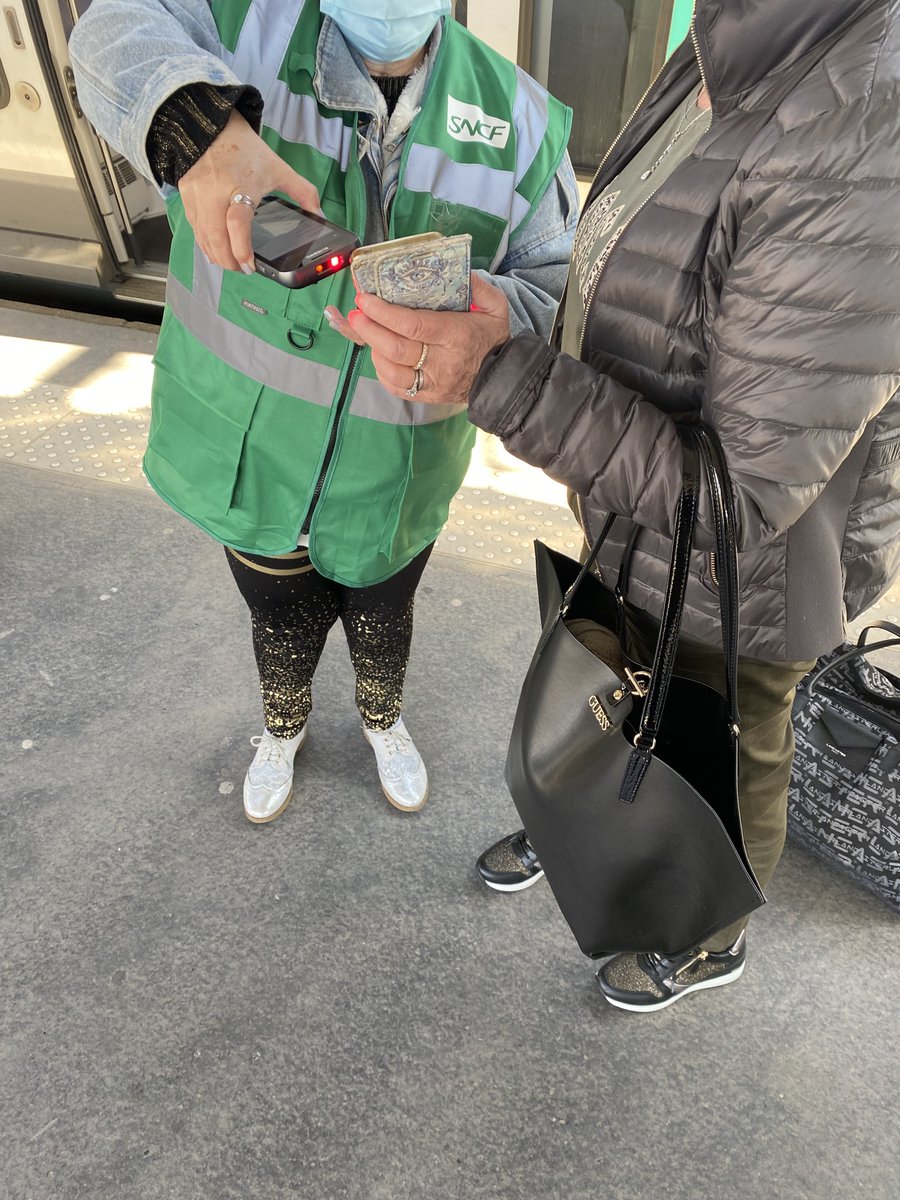 La gare de📍<a href="/VilledEpinal/">Ville d'Epinal</a> reçoit aujourd’hui des #TIG pour une journée d’accueil embarquement. <a href="/GroupeSNCF/">Groupe SNCF</a>&amp; <a href="/justice_gouv/">Ministère de la Justice</a> se mobilisent pour favoriser l’accueil des justiciables &amp; mettre en œuvre des actions de prévention, de lutte contre la récidive&amp; de sortie de la délinquance.