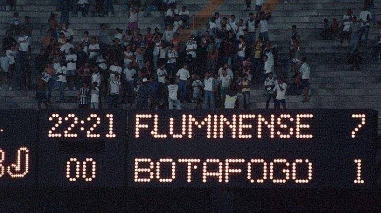 museuFlu's tweet photo. 29/04/1994

Fluminense aniquila o rival Botafogo no Maracanã, dando lógica ao histórico de confrontos. 

Gols marcados por: Ézio (2x), Luís Henrique, Luís Antônio (2x), Mário Tilico e Branco. https://t.co/tnGiO7pzU0