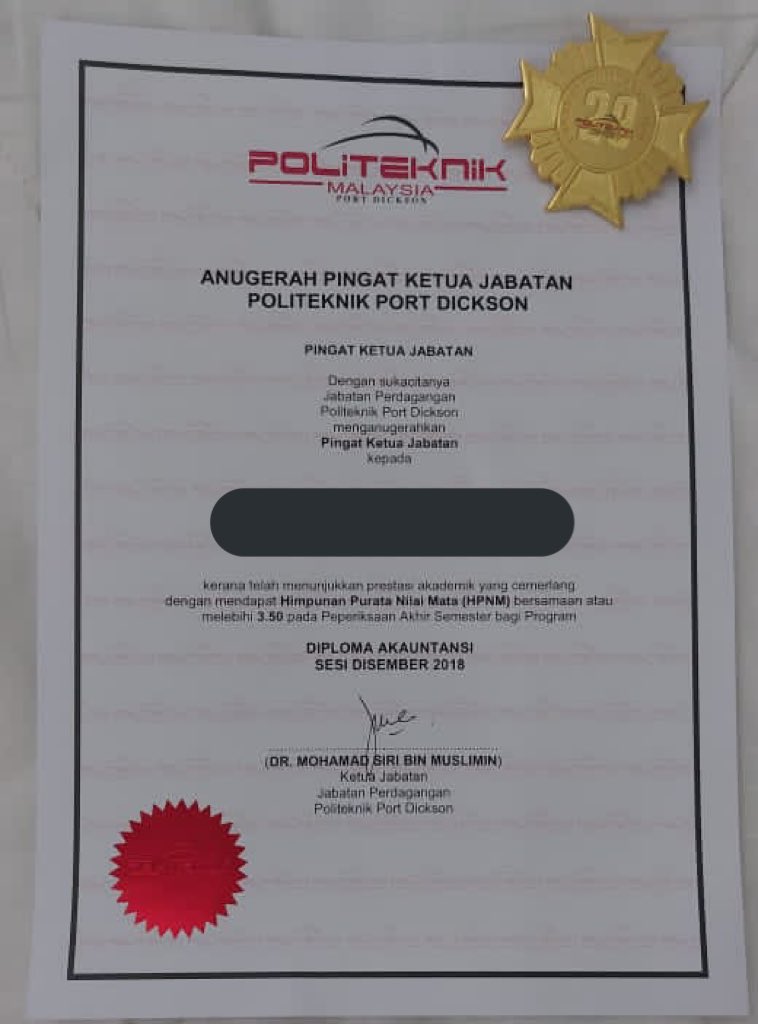 nadyanso's tweet photo. Signing off as Polytechnic Port Dickson Alumni. Alhamdulillah 🤍 

Mari tunggu degree. https://t.co/Z99lrUWloW