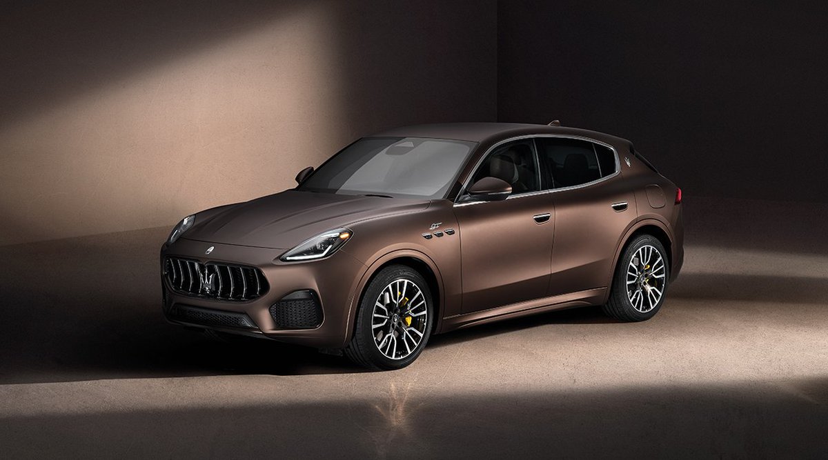 Maserati_HQ's tweet photo. Ciao, nice to finally meet you.​
I'm the all-new #MaseratiGrecale SUV.​
#EverydayExceptional

https://t.co/ZUNdEY5Jhb https://t.co/BvE4H77U0Q