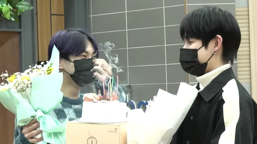 sunwonfeeds's tweet photo. cutest thing I ever seen #sunwon https://t.co/zgf41Mjr5r