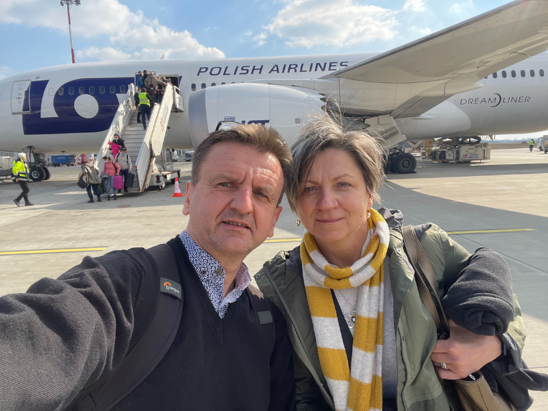JGRD_GovNL's tweet photo. Staff of the Ukrainian Family Support Desk are on the ground in Poland. 

After arriving March 17, they started meeting with Ukrainians in Warsaw and traveled north to Nieporęt to visit a temporary shelter.

Help the effort by getting in touch at UkrainianFamily@gov.nl.ca. https://t.co/GCcRuuACCJ