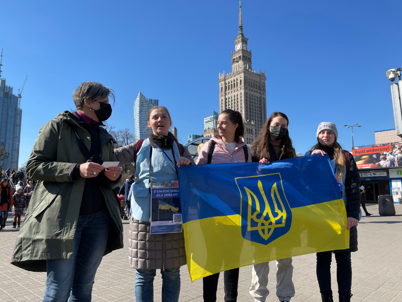 JGRD_GovNL's tweet photo. Staff of the Ukrainian Family Support Desk are on the ground in Poland. 

After arriving March 17, they started meeting with Ukrainians in Warsaw and traveled north to Nieporęt to visit a temporary shelter.

Help the effort by getting in touch at UkrainianFamily@gov.nl.ca. https://t.co/GCcRuuACCJ