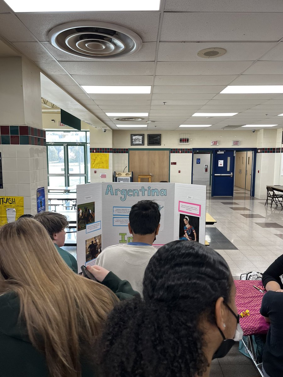 UHS is having a blast at the Culture Fest today! Students try out foods, games, music, and other traditions from around the world. 🌍 #CultureFest
