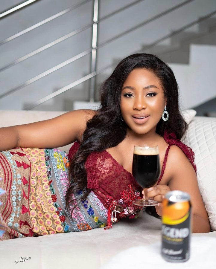 Mizz_Maureen's tweet photo. Congratulations Star Girl @EricaNlewedim⭐
Congratulations @Legend_NG
Congratulations Elites✨
Congratulations Babyians🐕

This year is gonna be blessings upon blessings in this league 🥰🙏

#EricaXLegendExtraStout 
LEGENDARY ERICA 
Erica Nlewedim https://t.co/PbuJKBpBGY