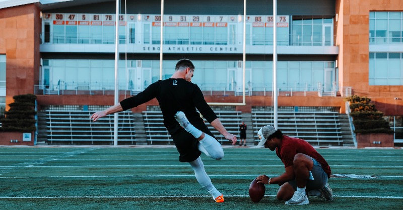 BG_Football's tweet photo. Living a childhood dream 🏈

Here is our 𝙋𝙧𝙤 𝘿𝙖𝙮 📸 gallery ⬇️

#AyZiggy 🟠🟤
