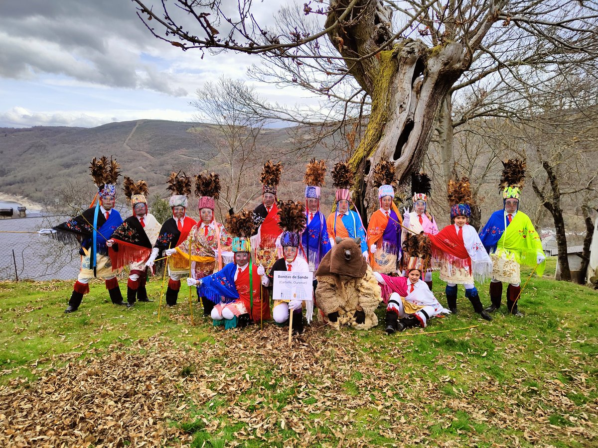 Monikvl's tweet photo. Pois con esta imaxe despedimos #AsBonitas de #Sande o #ViBoMask Marabilla de organización, de participantes e de público. Marabilla de experiencia https://t.co/e0A1hQjdh6
