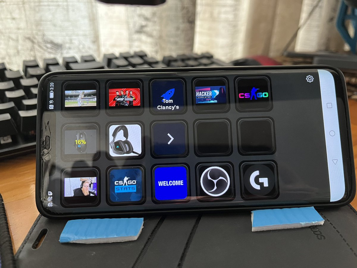 zeroice28's tweet photo. When using  mobile @elgato stream  deck for making your life easier,  got make sure @fl0m is one short cuts ;) https://t.co/rIro3PjqHV