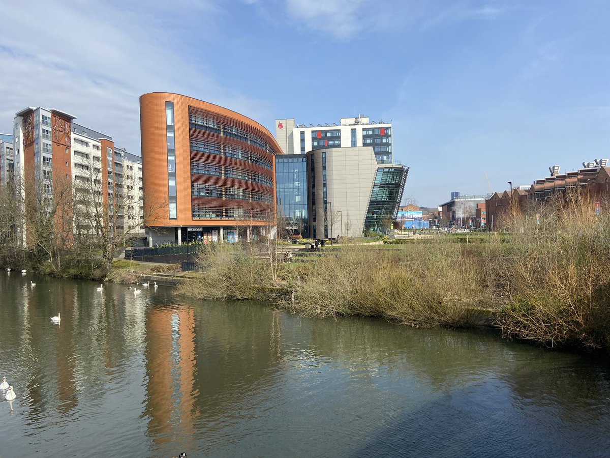 nikkipierce87's tweet photo. Spring has definitely arrived at @dmuleicester - what a gorgeous day to explore our amazing campus! https://t.co/FcUVyrV9Lc