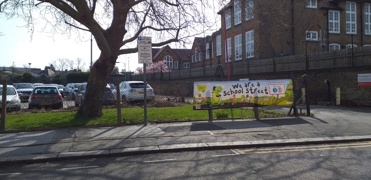 BoundsLtn's tweet photo. We are a school street- unless you have cushy @haringeycouncil Council privileges to use free parking at a closed council building. Thanks @lmdasneves for investigating.... #trinityroad #n22 #boundsgreenLTN https://t.co/wBgX4fbLwL