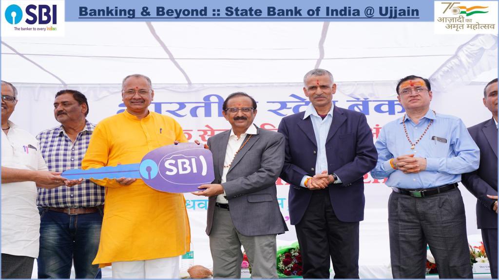 CGMSBIBho's tweet photo. @TheOfficialSBI continues it’s positive commitment towards Community betterment. 
@SBIMDRDB Shri C S Setty graced the occasion of Ambulance donation to Madhav Seva Nyas, Ujjain to make healthcare facilities accessible to patients of rural areas https://t.co/MjZFTFmHgV