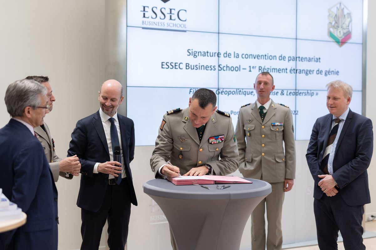 🤝 PARTENARIAT | Pour sa nouvelle Filière "Géopolitique, Défense &amp; Leadership", l’ESSEC Business School signe une convention de partenariat avec le 1er Régiment étranger de génie.