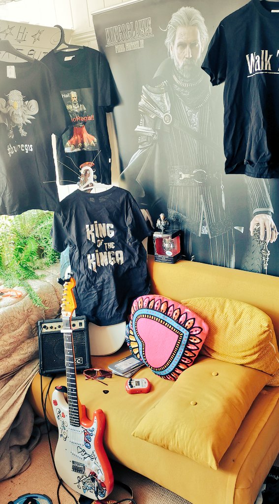 joncampling's tweet photo. Welcome to my new look #FFXV centric #tiktok studio lol.
Where #RockRegis plays guitar & talks about @FFXVEN XV
πβ€οΈ #WalkTall
And I'm about to head to @Knockhatch adventure park to film as the legendary sleuth #sherlockHolmes π
π
#Actor #Actoring
#221b #Kingregis https://t.co/0dQp5uPRod