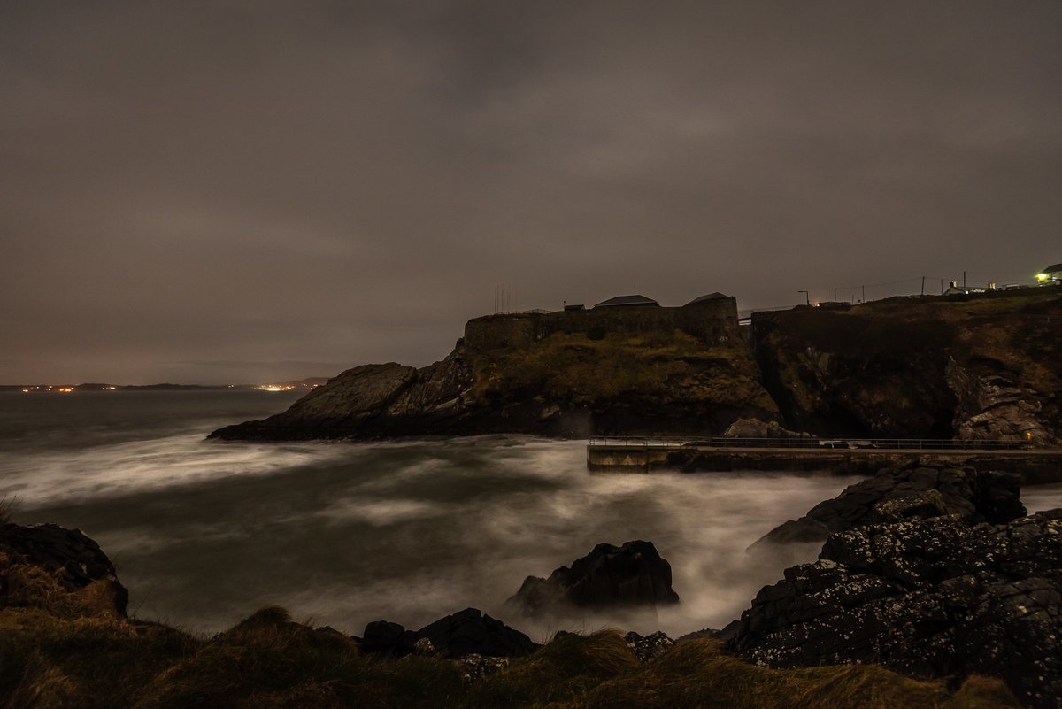 seimimac's tweet photo. Last week out I was with the @BuncranaCamera on a very wet windy night @fortdunree . However a few of us braved the weather and got about an hour of "not too bad weather". There is always a photo out there.
#photography @Visit_Inishowen https://t.co/hCuBV1iS0u