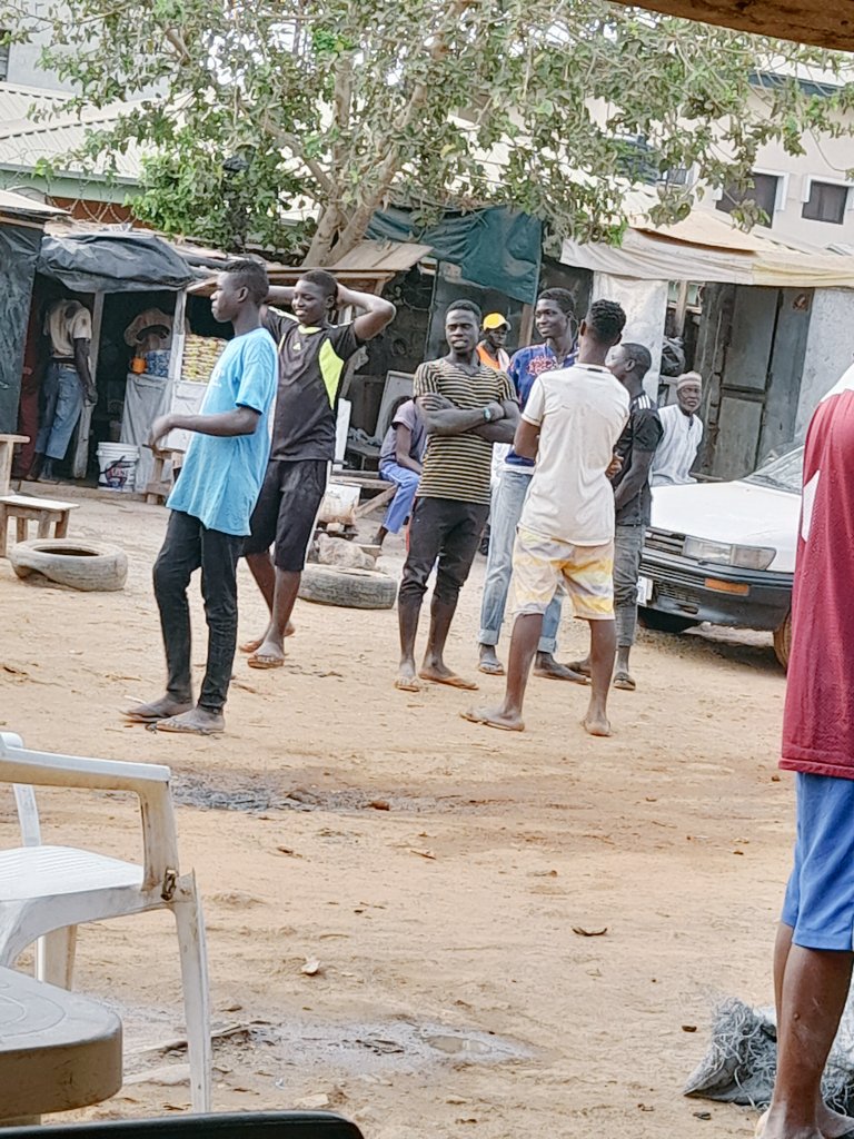 fsdmovement's tweet photo. This pics was taken in a street early morning where these lads were just thinkin of starting their day. I feel they don't ve a goal for the day but trying to figure out how to survive for the day. And this got me to think if dr ws a system there cud be a diff https://t.co/yQcdndbcmf