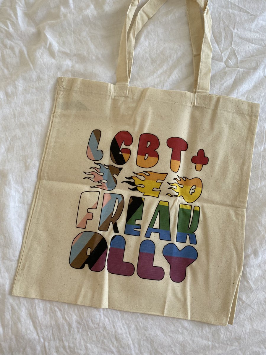 Is this the best tote bag ever?? I think it might be!! 🏳️‍🌈🏳️‍⚧️

<a href="/chloeivyroseseo/">410: Gone</a>’ is an amazing SEO but an even better person- all their merch profits are going to <a href="/Mermaids_Gender/">Mermaids</a> 🧜‍♀️🧜 

Can’t wait to wear it at <a href="/brightonseo/">brightonSEO</a> !!
