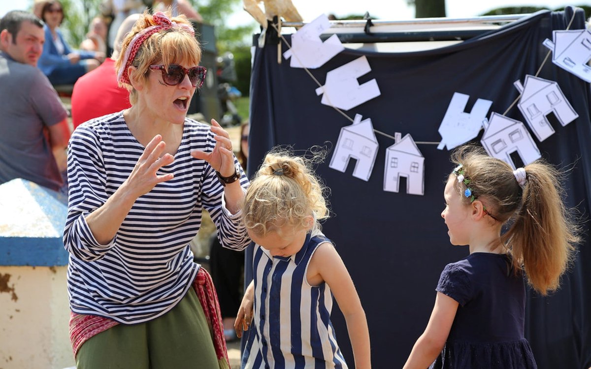 🤩EASTER HOLIDAYS - Interactive outdoor storytelling sessions for children and families in #Cleethorpes🤩
BOOK NOW:
eventbrite.com/e/birdhouse-pr…
<a href="/CleethorpesUK/">Visit Cleethorpes</a> <a href="/FF_NELincs/">Families First NEL</a> <a href="/DiscoverNEL/">DiscoverNEL</a> <a href="/Rhubarbtheatre/">Rhubarb Theatre</a> <a href="/theculturehouse/">Culture House</a>